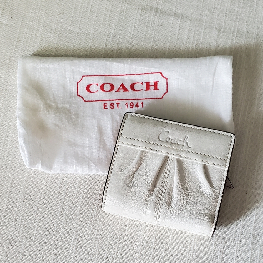 Coach Off White Leather Mini Wallet